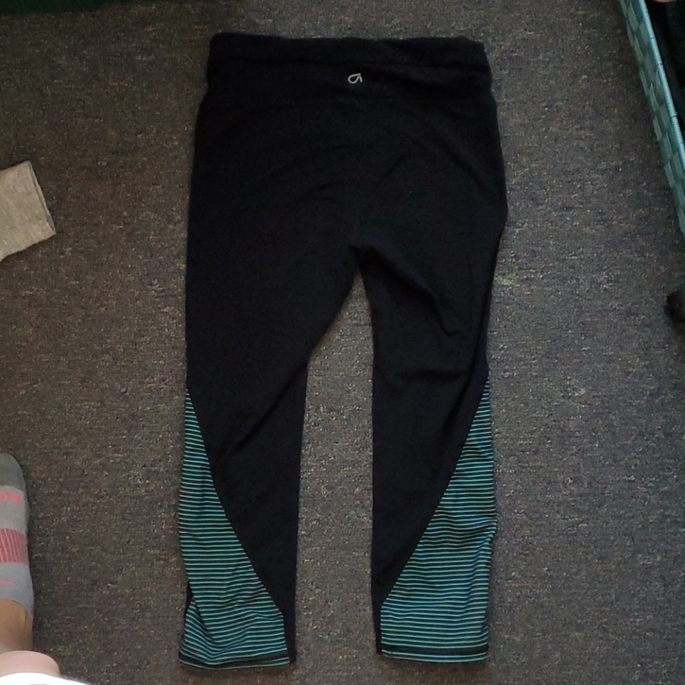 GapFit Capri Accent Yoga Pant - XS